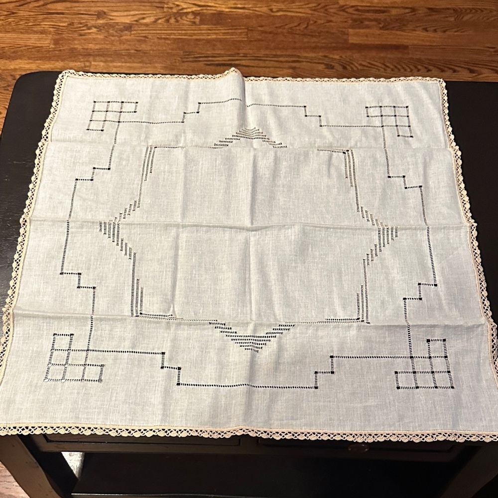 Elegant White Lace Tablecloth